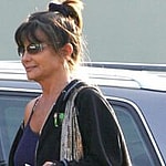 Britney Spears’ Mother Arrives In L.A. To Spend The Thanksgiving Holiday?!