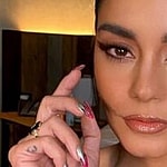 Vanessa Hudgens selfie