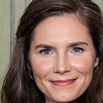 Amanda Knox at a premiere