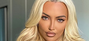 Lindsey Pelas close up