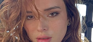 Bella Thorne snaps a selfie.