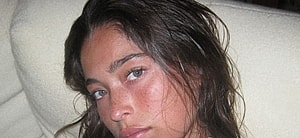 Lola Consuelos takes selfies.