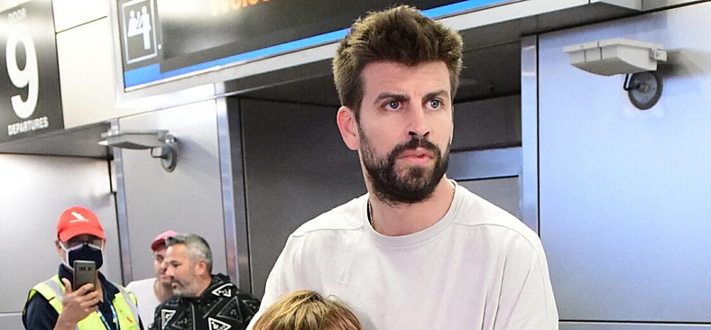 Gerard Pique arrives to Miami International airport with his two sons he shares with ex-wife Shakira