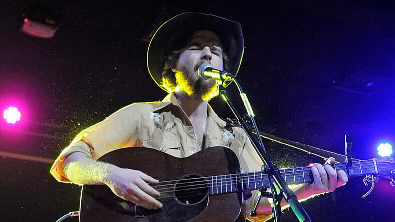 Colter Wall performing at Scala