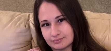 Gypsy Rose takes a selfie