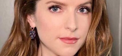 Anna Kendrick close up