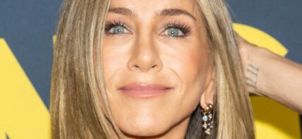 Jennifer Aniston close up