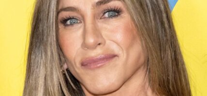 Jennifer Aniston close up