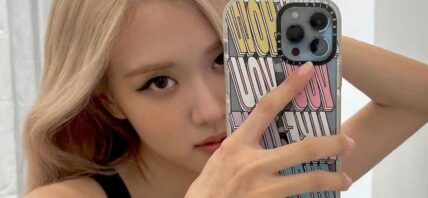 Blackpink's Rose selfie