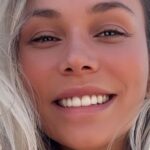 Courtney Stodden takes selfie on the beach