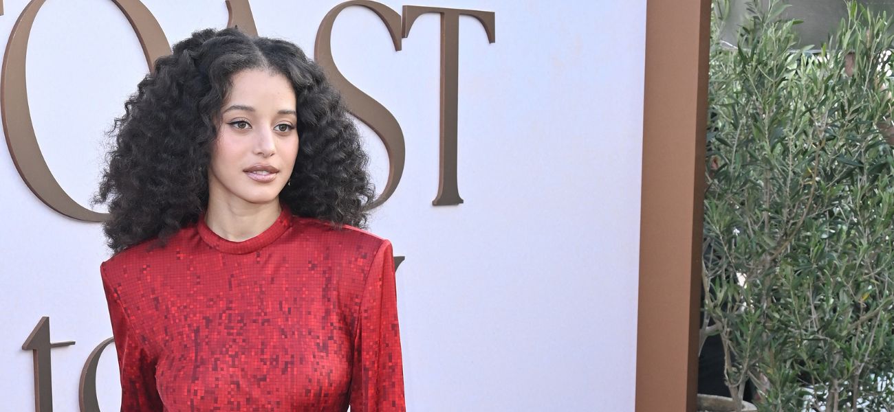O look xadrez de Chase Infiniti no LV Show é ‘sua primeira senhorita’