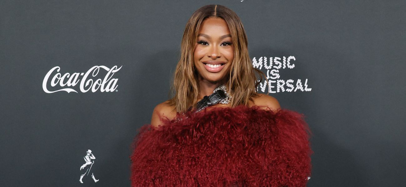 Coco Jones exibe suas curvas em um vestido transparente na estreia de ‘Strung’.
