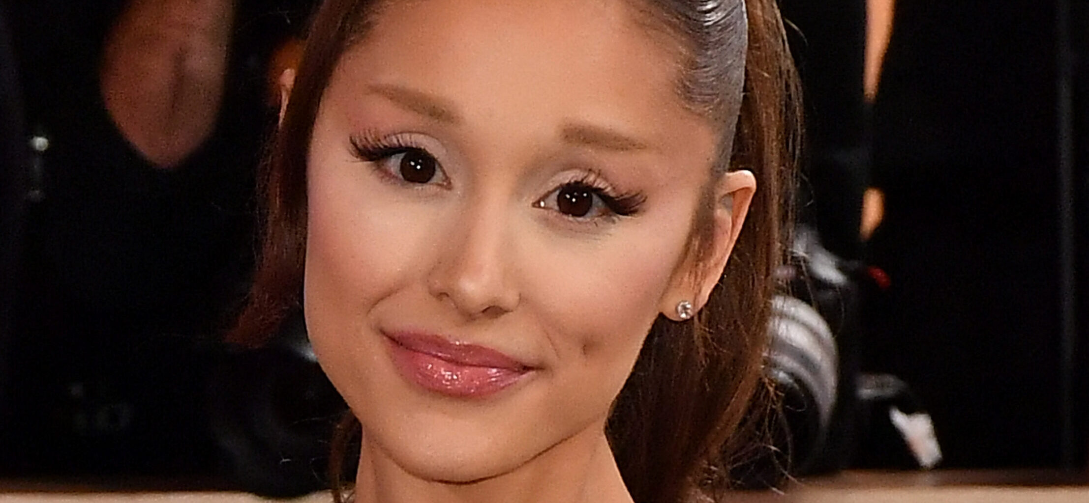 Fãs de Ariana Grande dizem que perderam US$ 1.000 após show remarcado