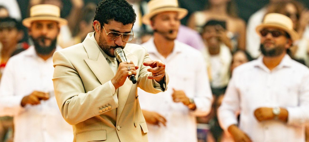 Bad Bunny faz história com marco turístico de US$ 1 bilhão