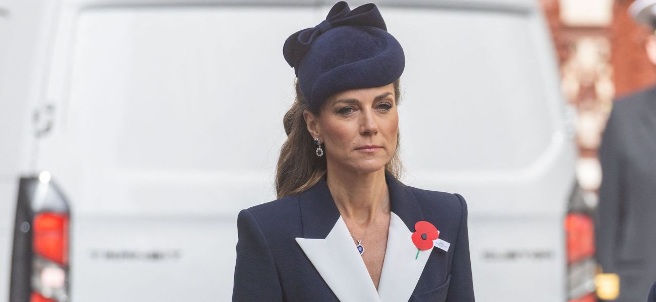 O brilho de Kate Middleton se torna viral depois que as crianças correm para o evento real