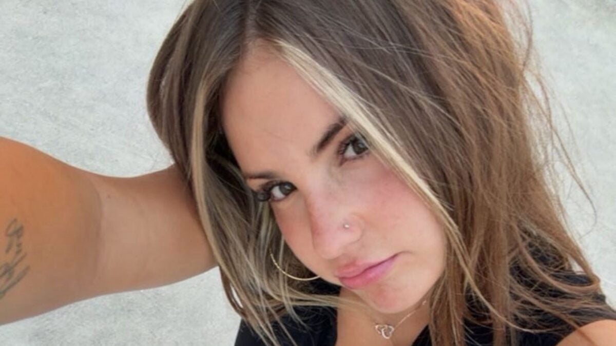 Piper Rockelle Debunks ‘No Talent’ Claims With Plunging One-Piece Headstand 2 Piper Rockelle 2