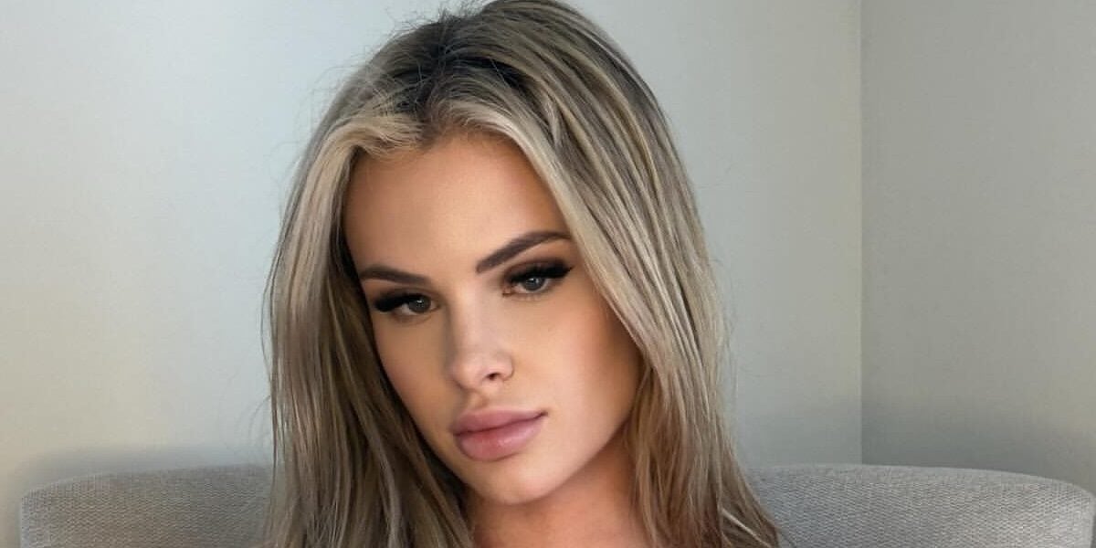 Cynthia Jade Posing In Tight Orange Bikini Says She’s A ‘Happy Girl’ 2 SaveClip.App 629777155 18562239154012078 7754696645947729803 n 2