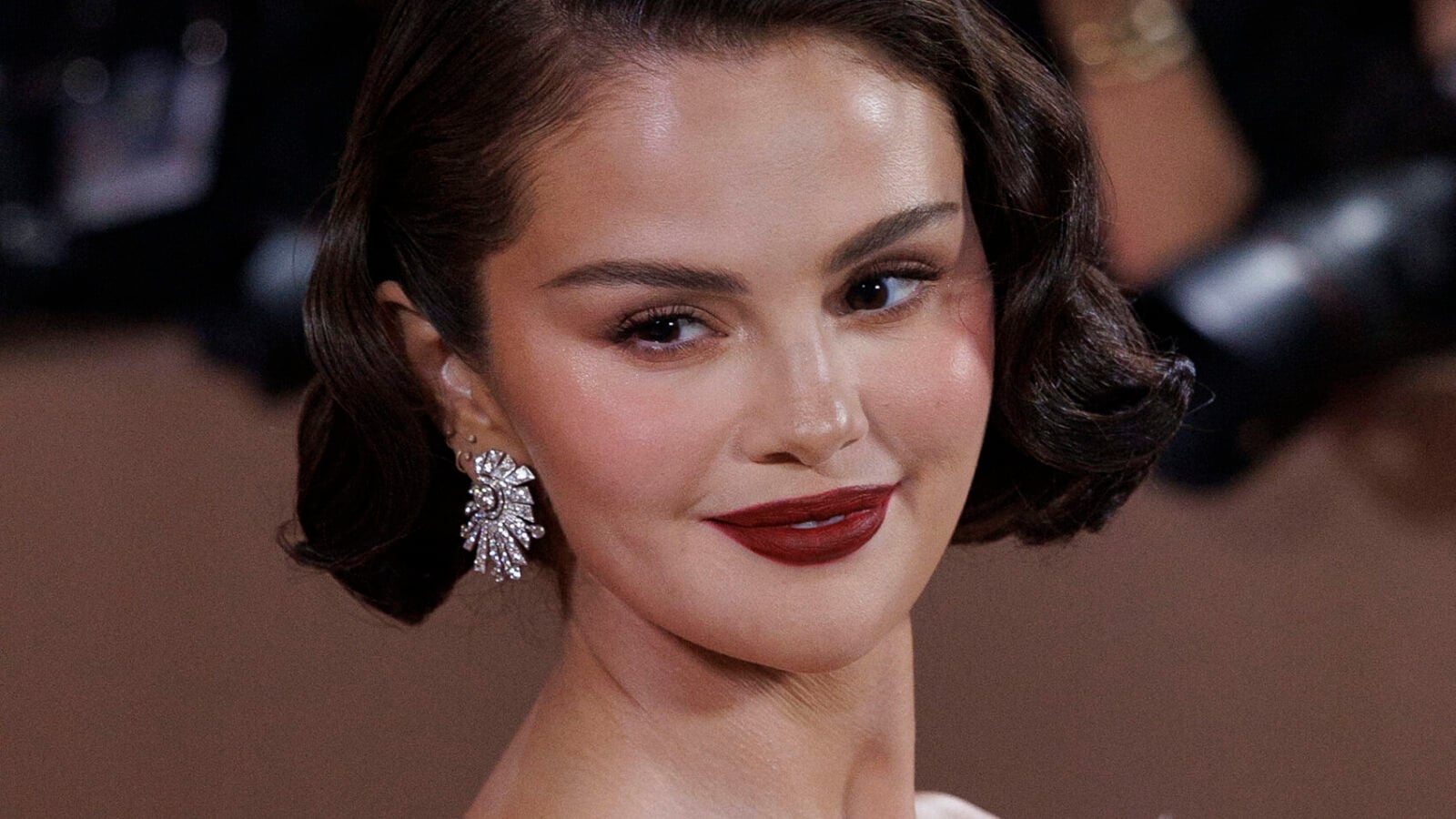 Selena Gomez Sparks ‘Fresh Botox’ Buzz As Surgeon Explains Her Emmys Look