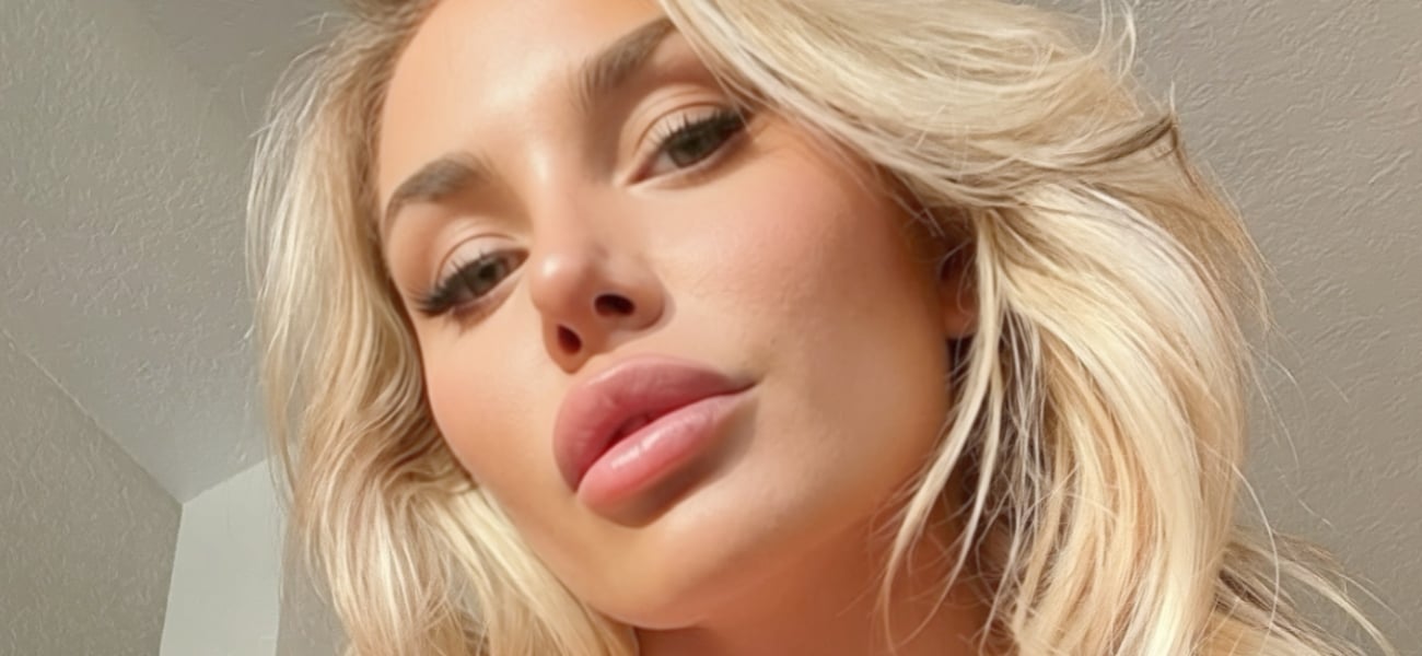 Courtney Stodden In Plunging Braless Dress Offers 'Emmy To Anyone Who Can Keep Eye Contact"