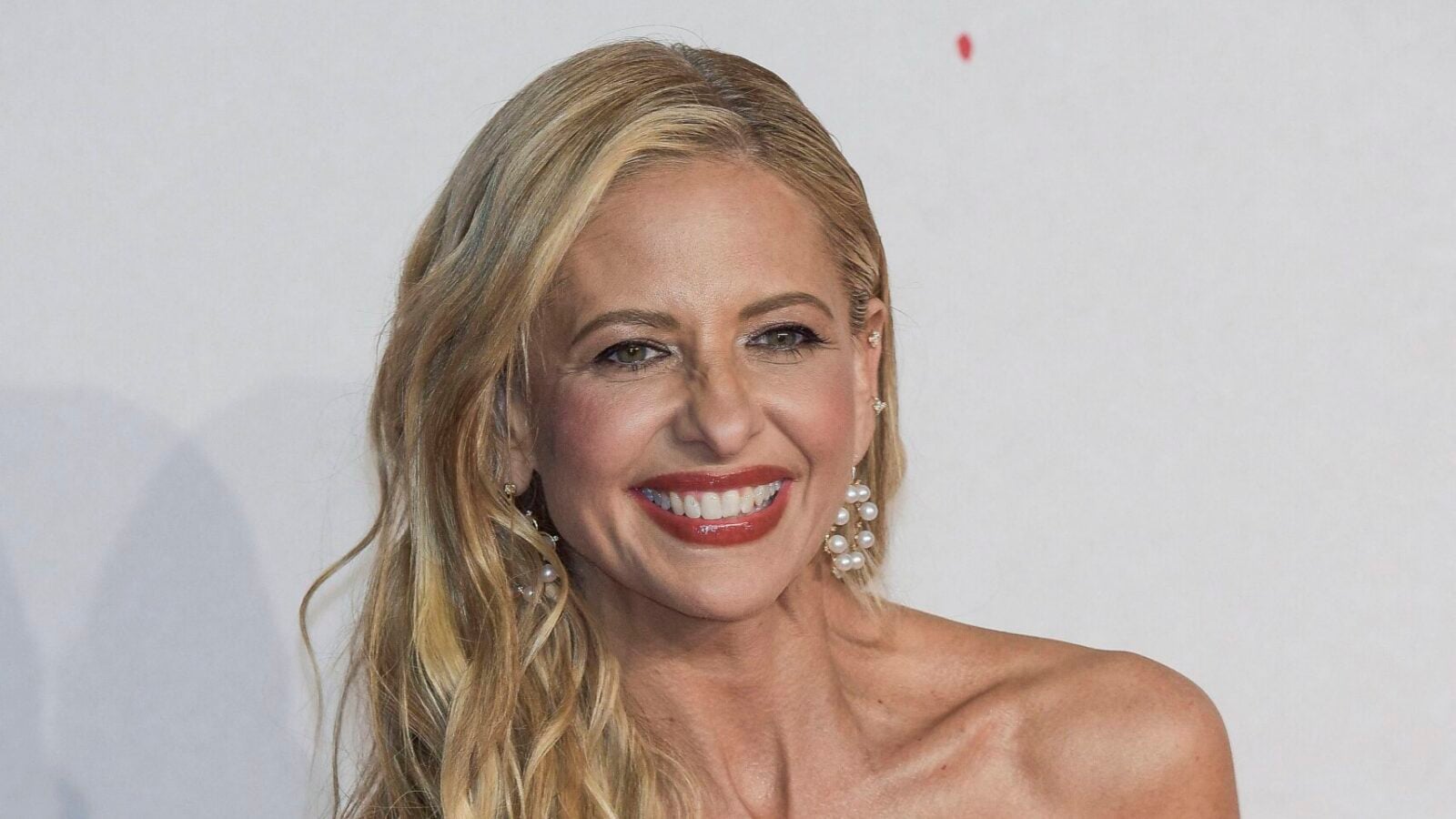 Sarah Michelle Gellar’s Emmys ‘Buffy’ Reunion Comes With A Dig At Hulu