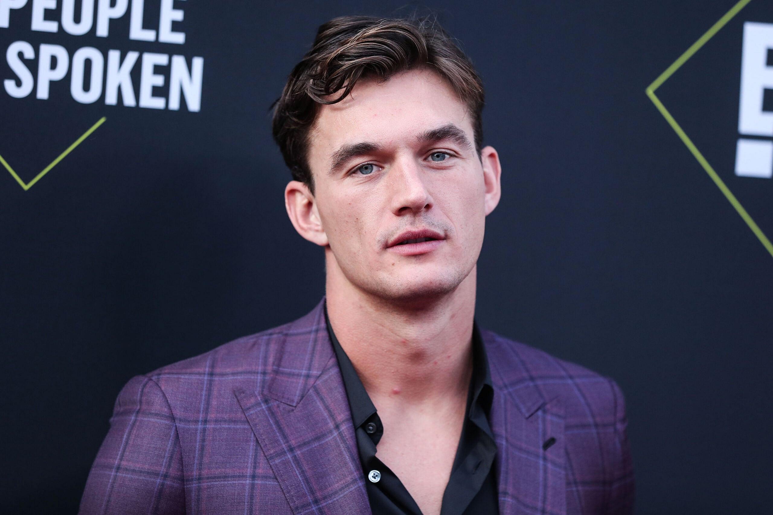 Tyler Cameron Bachelorette 2019 E! People's Choice Awards