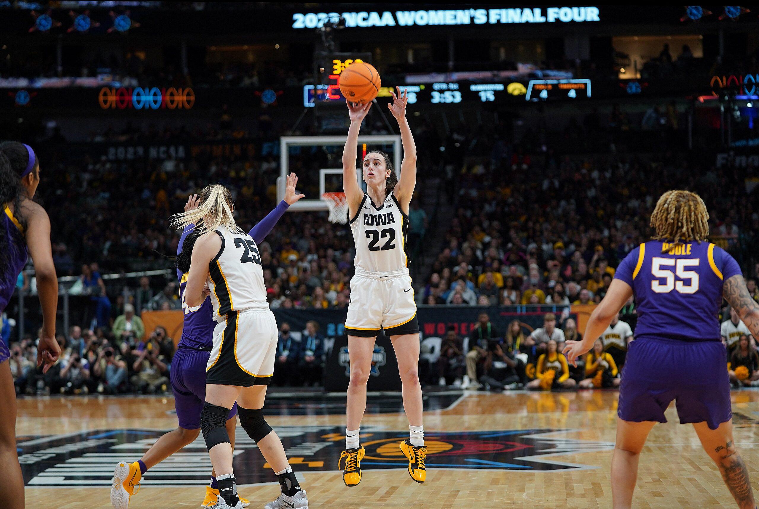 JK Rowling Crashes Out On ‘Insane’ WNBA Fans Clapping Back At Sophie Cunningham 2 Caitlin Clark shooting a basketball during the championship game against LSU in 2023.