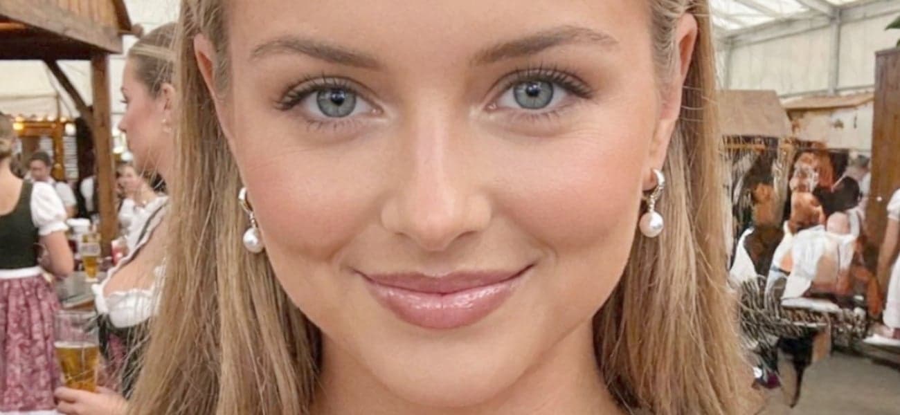 Amber Bexley In Plunging Sundress Shows Her ‘Two Cups Of Milking’