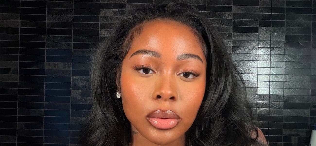 Jayda Cheaves’ Voluptuous Curves Test Tight Capri Pants