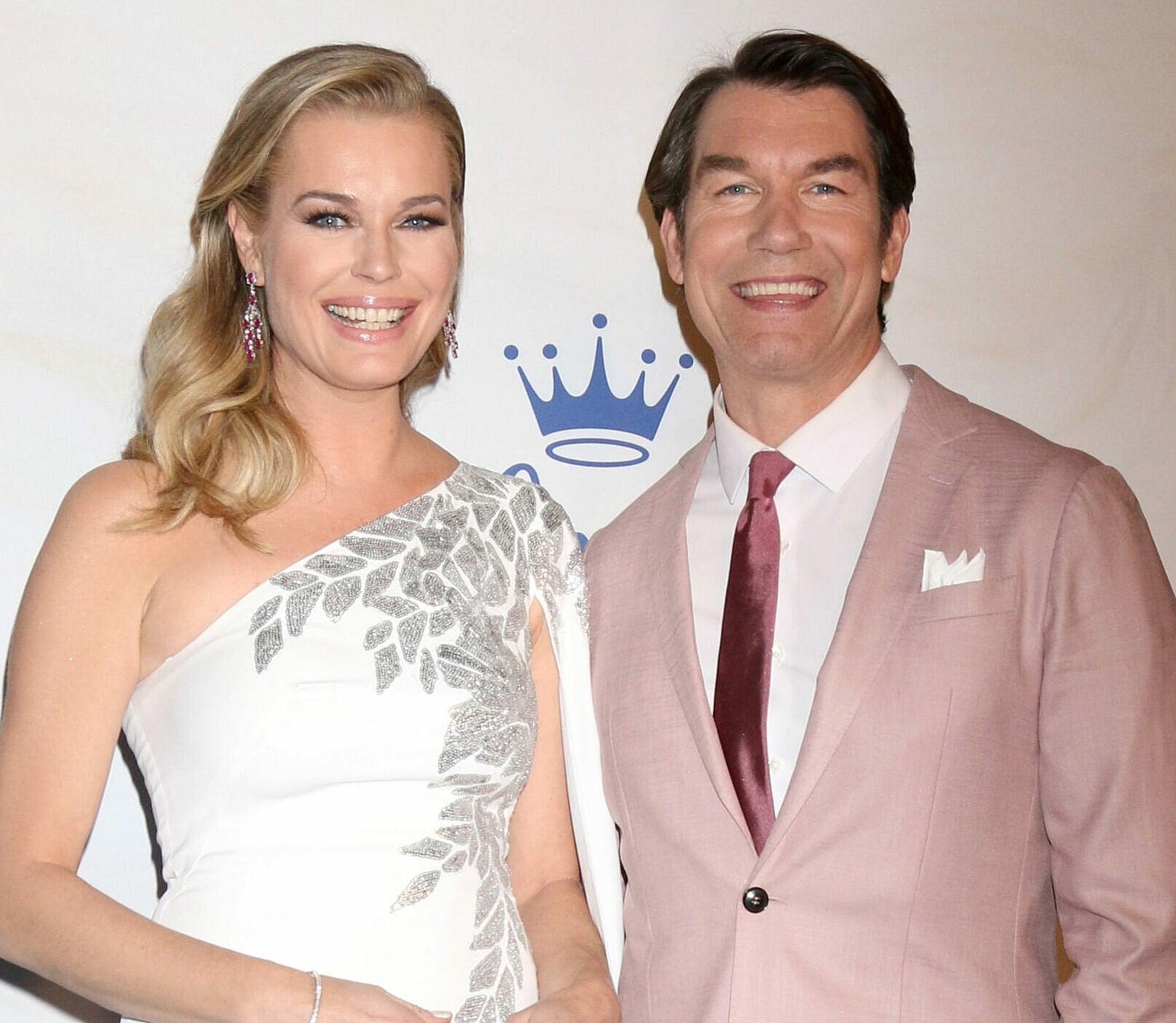 rebecca romijn smoking cigarettes Skin Wars': hosts, Oregon artist competes in new body-painting show Jerry O'Connell Likes Wife Rebecca