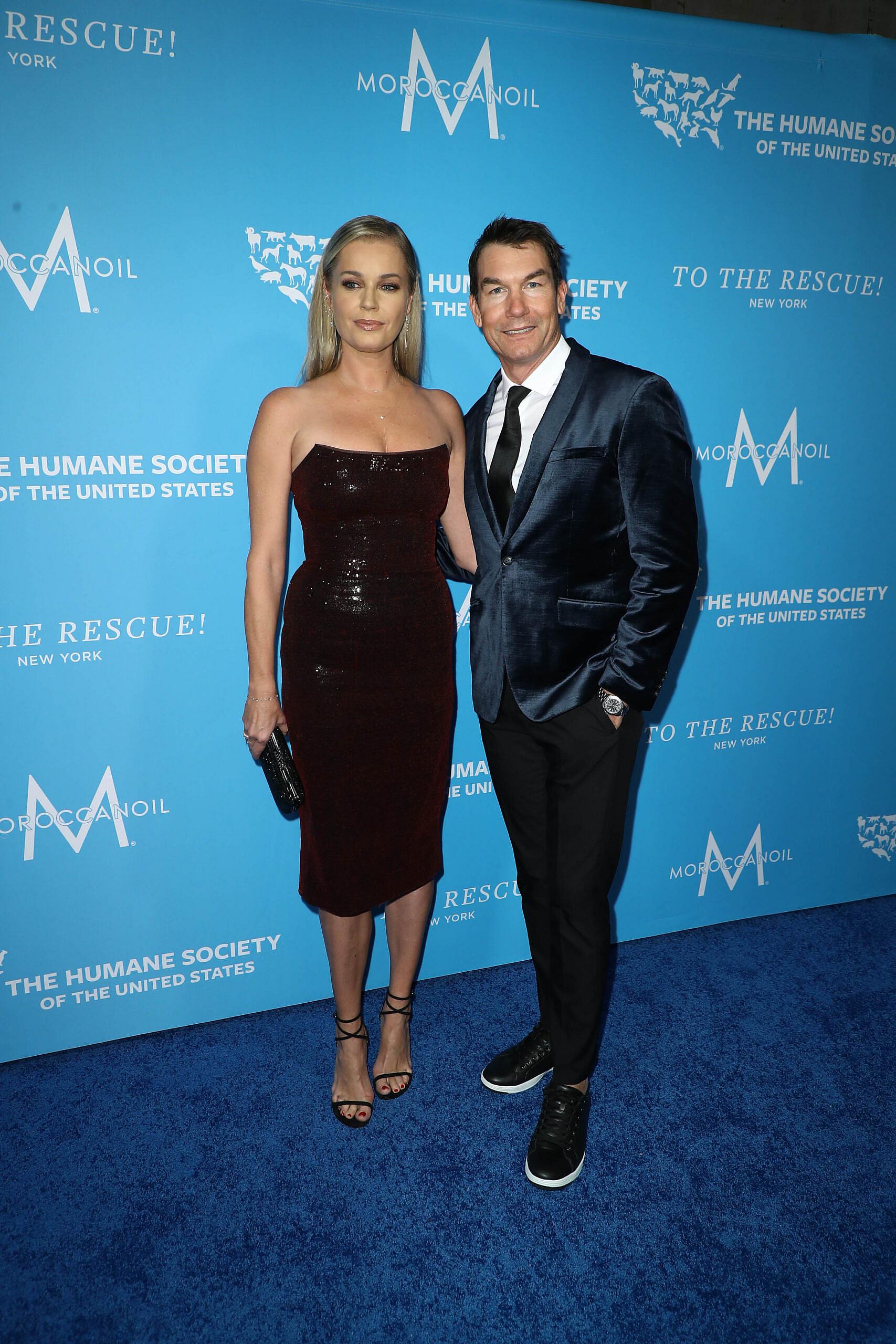rebecca romijn smoking cigarettes Femme Fatale Scene Jerry O'Connell Likes Wife Rebecca