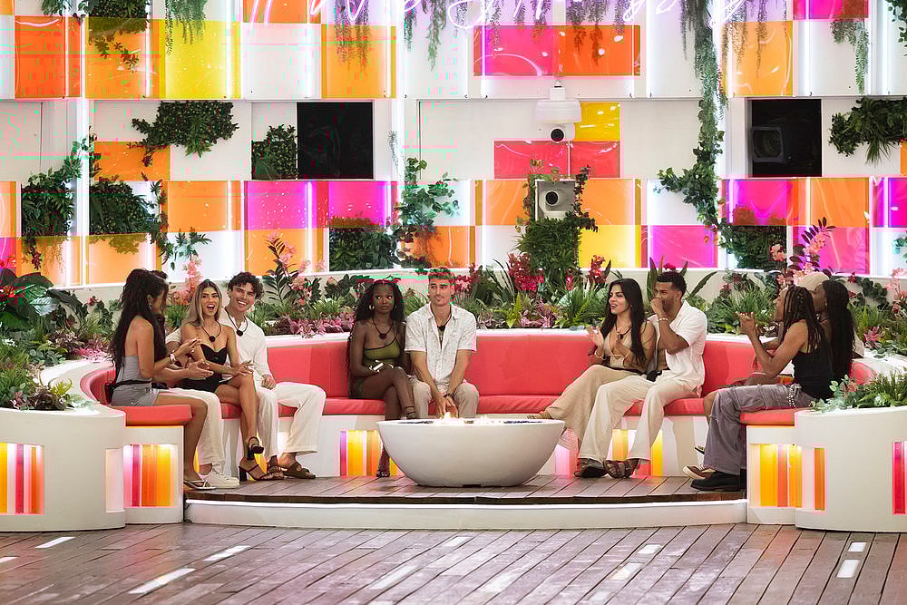 The cast of "Love Island" during Season 7.