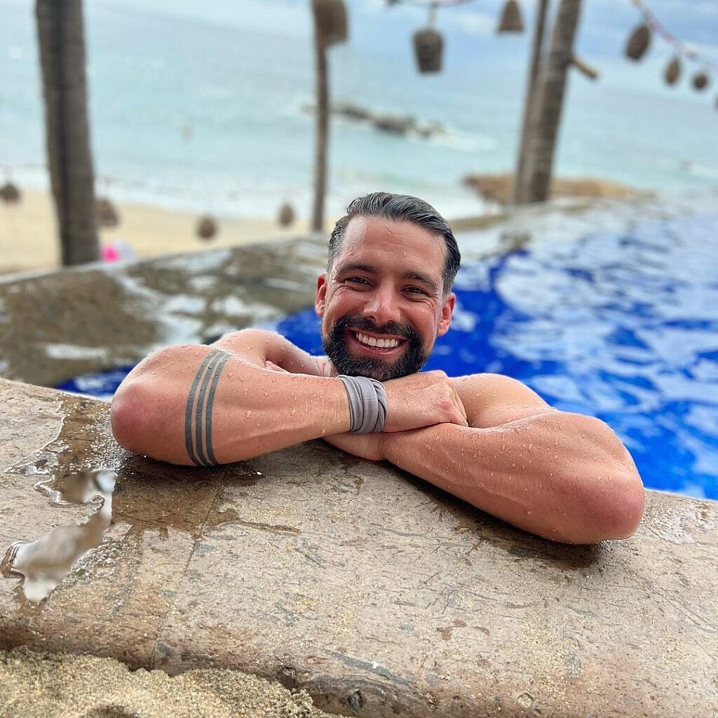 Michael Allio Bachelor In Paradise