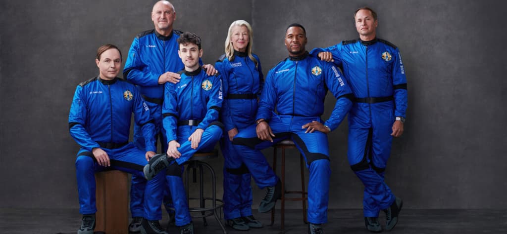 Michael Strahan ready for blast-off with fellow crew members on space flight with Jeff Bezos Blue Origin