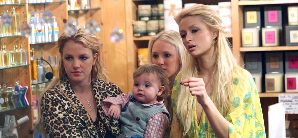 BRITNEY AND PARIS TAKE SEAN PRESTON CHRISTMAS SHOPPING
