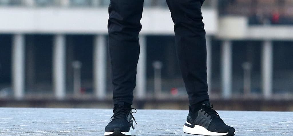 Chris Hemsworth jogs all over the city of Manhattan as filming wraps on Roosevelt Island for his HUGO BOSS commercial in NYC