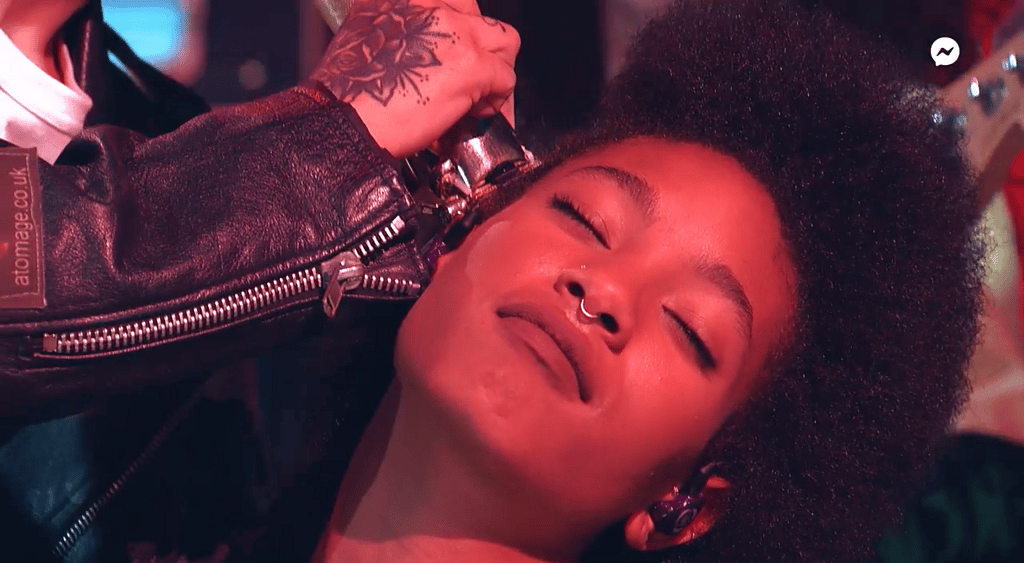 Willow Smith getting her hair buzzed off 