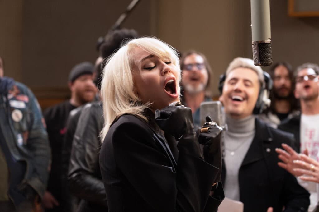 Miley Cyrus angers Twitter by calling COVID-19 "worth it"