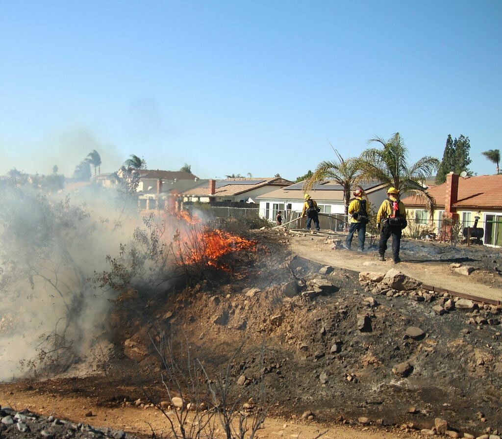 Wildfire breaks out in Santee California
