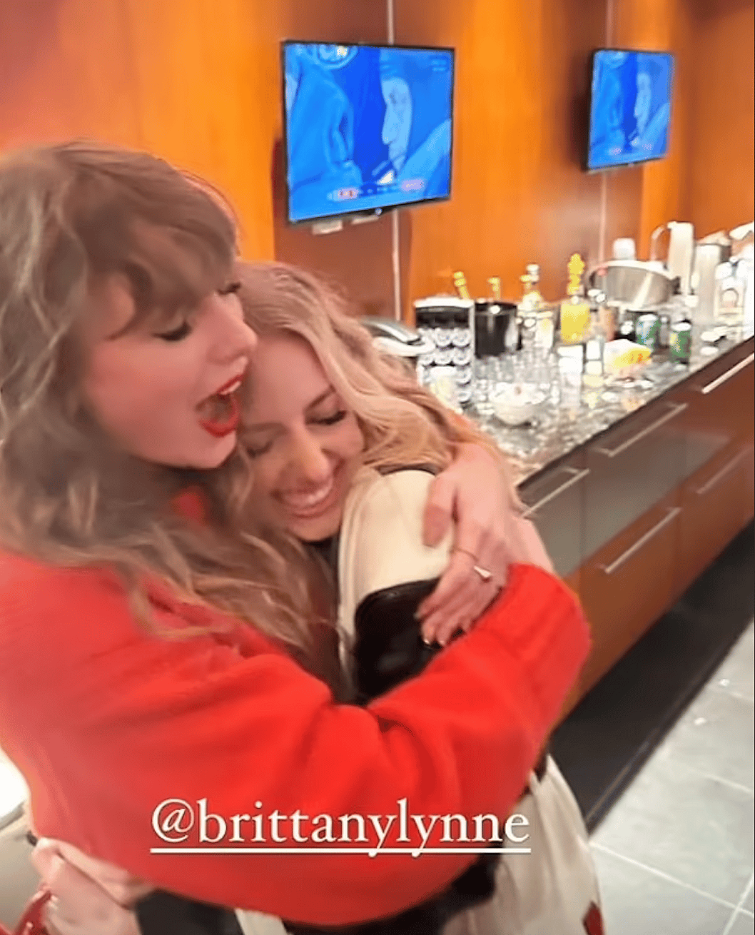 Taylor Swift Parties With Brittany Mahomes Following Chiefs Game [PHOTOS]