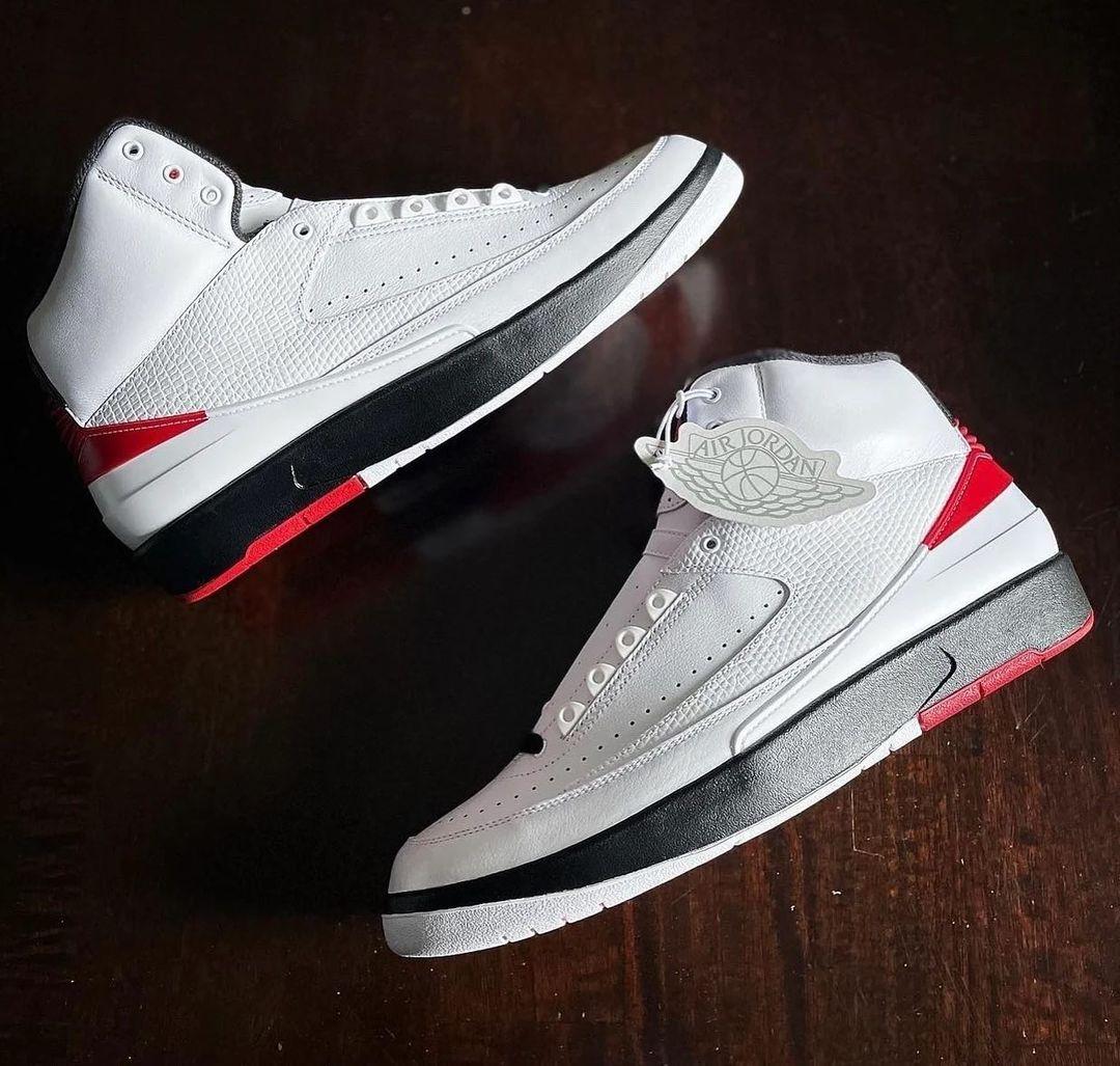 Air Jordan 2 Chicago