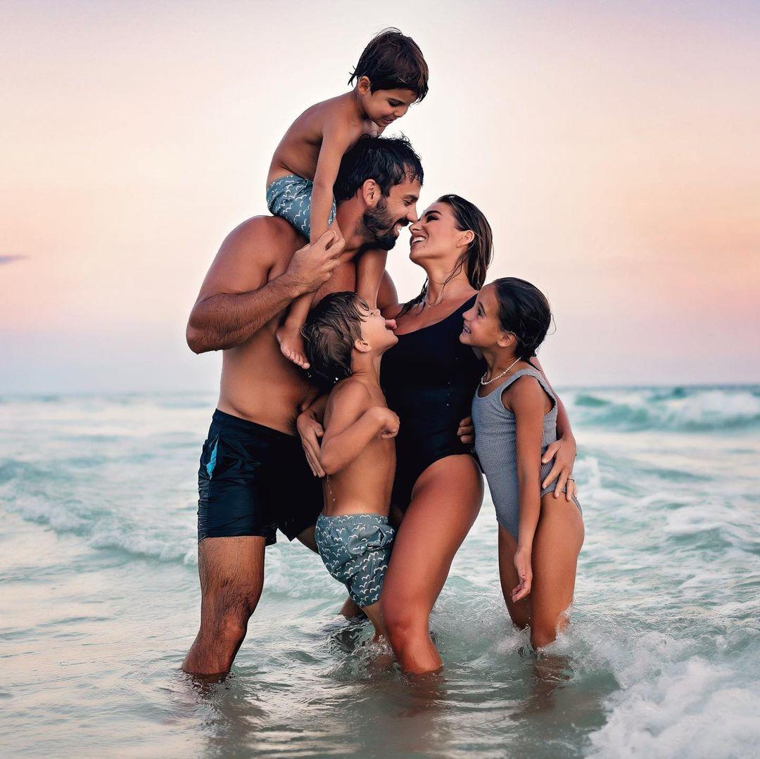 Jessie James Decker lets Instagram have an insight into her struggles