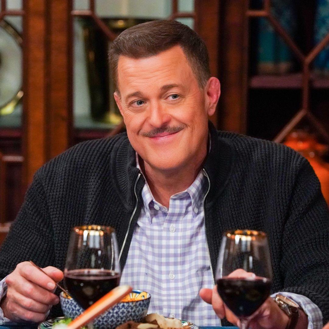 Billy Gardell in "Bob Hearts Abishola"
