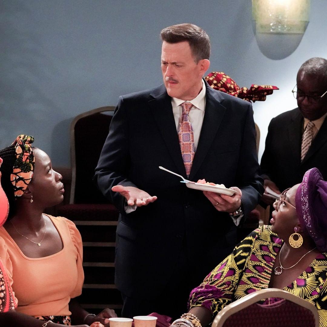 Billy Gardell in "Bob Hearts Abishola"