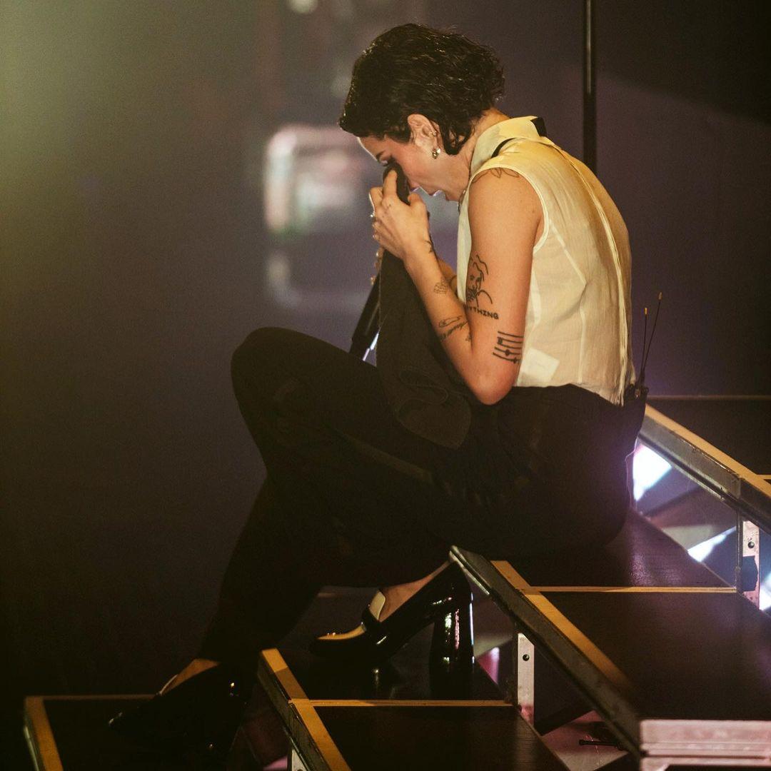 Halsey gets emotional about New Jersey performance