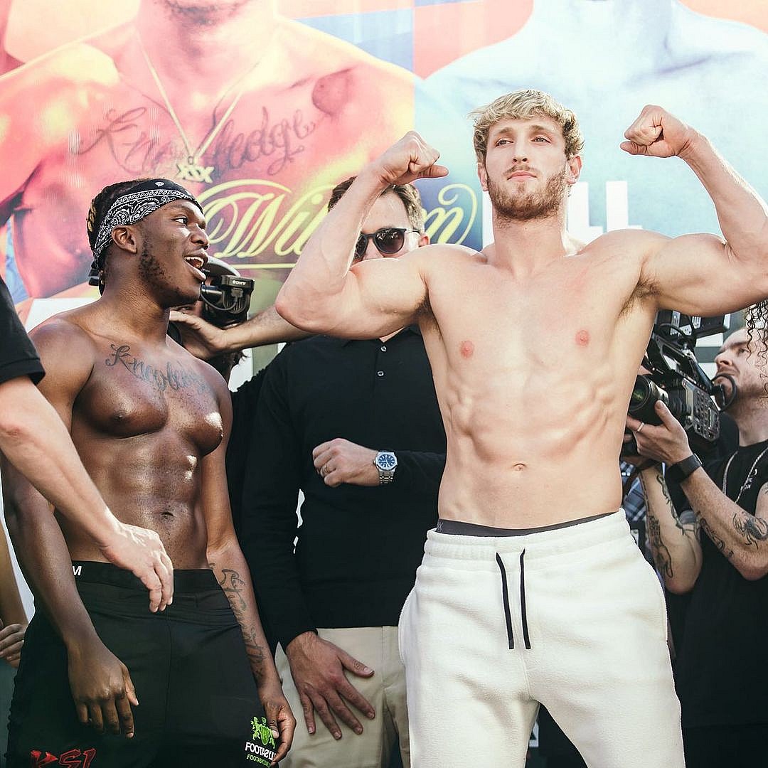 Logan Paul flexing in front of KSI