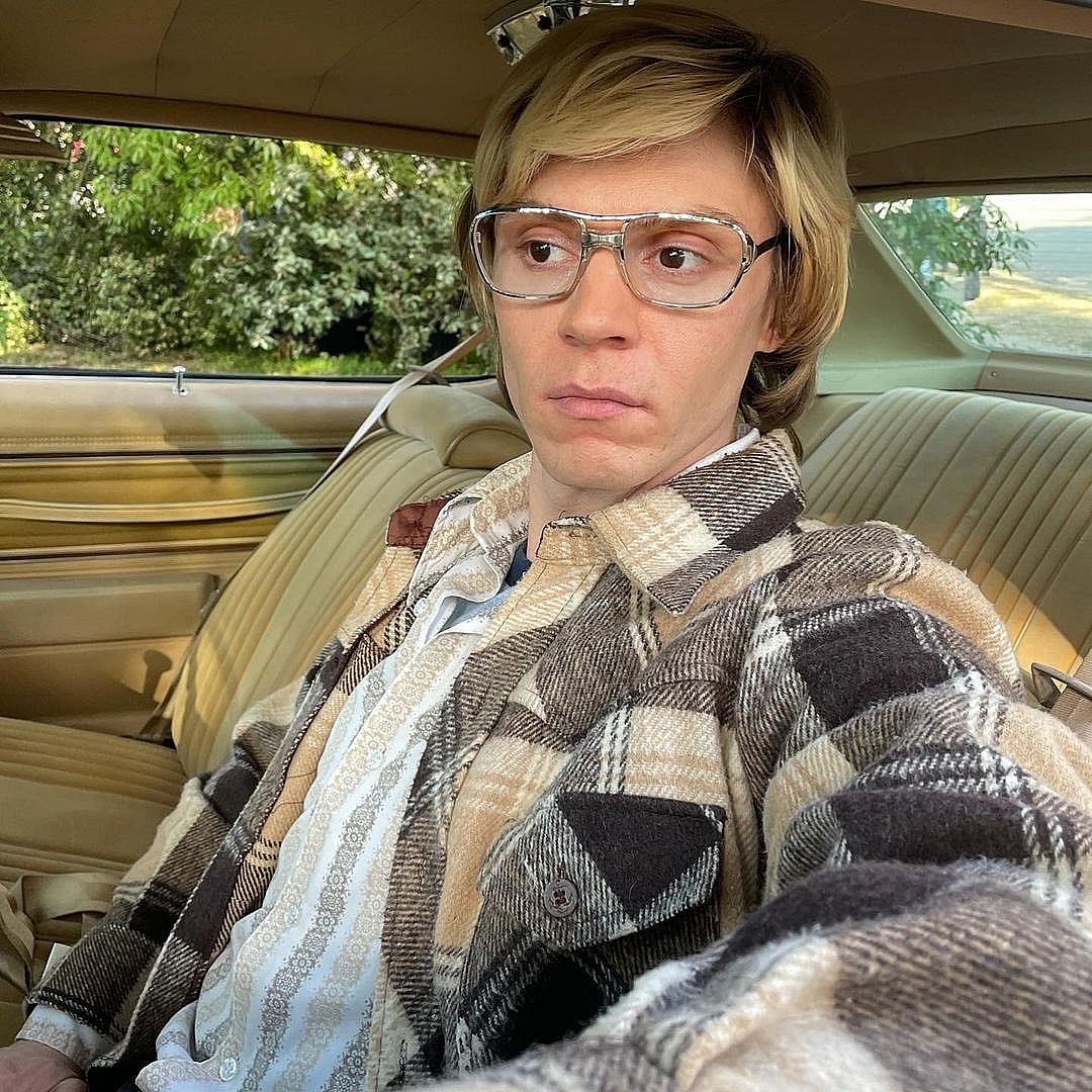 Evan Peters in "Dahmer- Monster: The Jeffrey Dahmer Story"