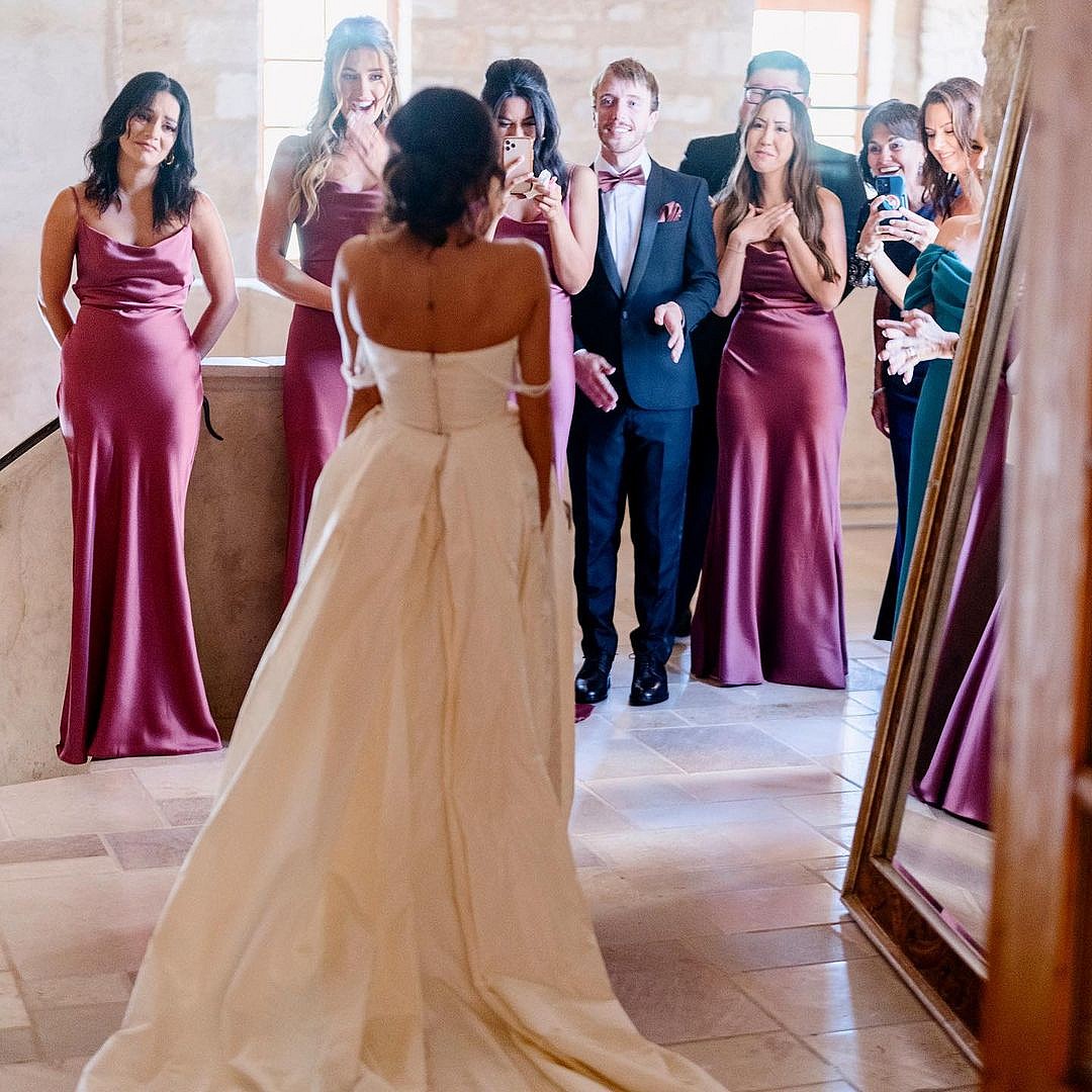 Sarah Hyland celebrates friend Vanessa Hudgens's birthday