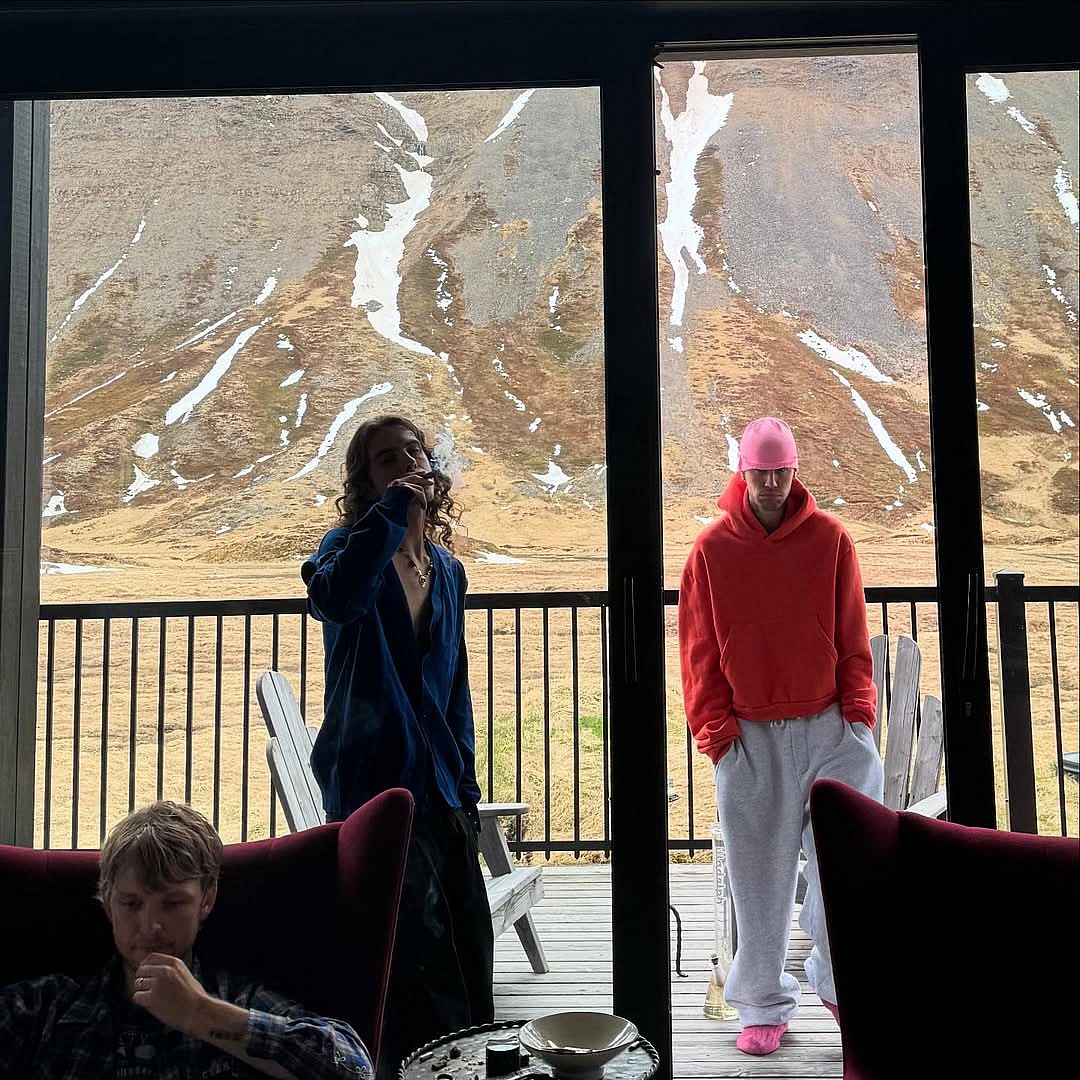 Justin Bieber with friends