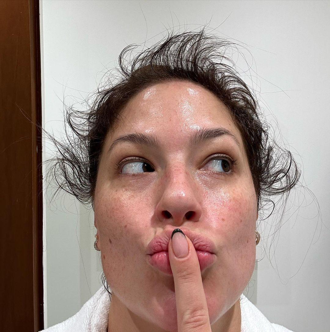 Ashley Graham details postpartum hair loss