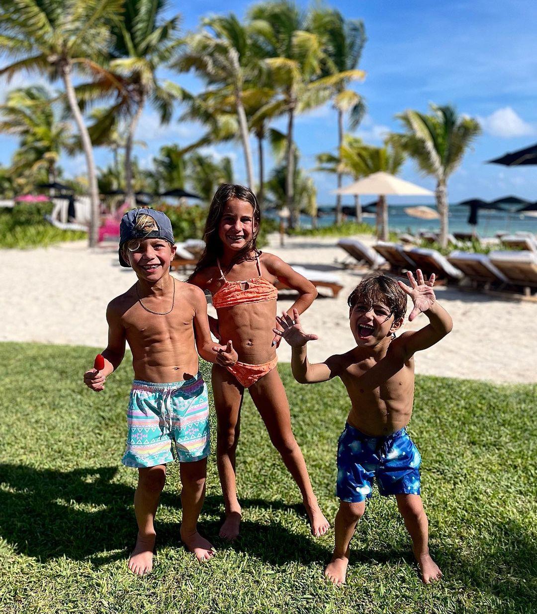 Jessie James Decker family